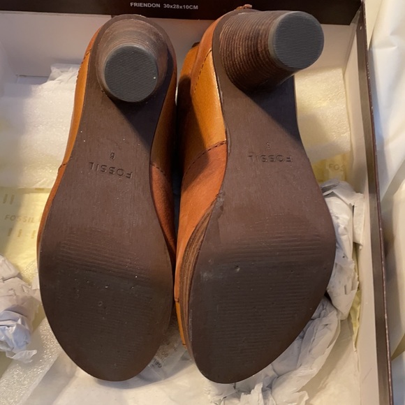 FOSSIL two tone peep toe bootie. - Picture 2 of 6